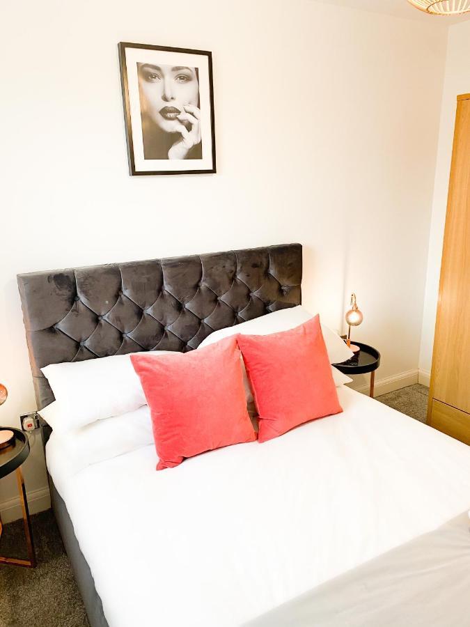 Tudors Esuites 3 Bed House Garden & Netflix Birmingham Exterior foto